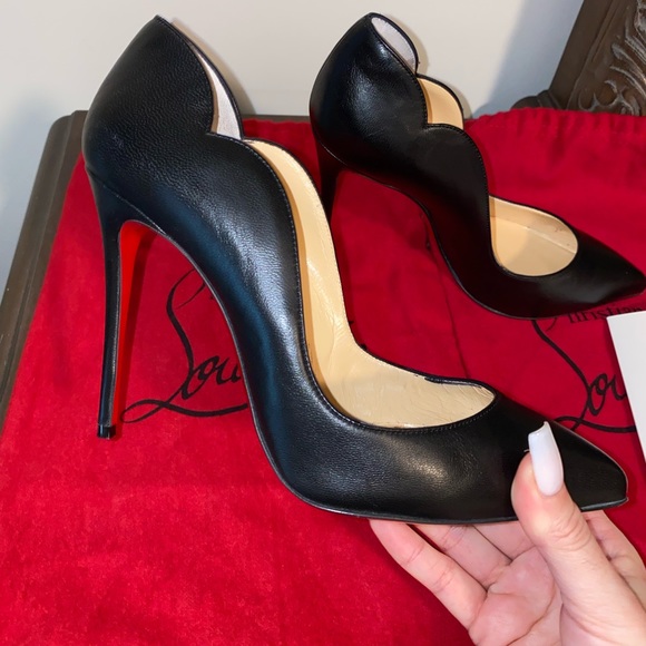 used only once, the size is small for me that’s why I can't use them - Picture 1 of 15